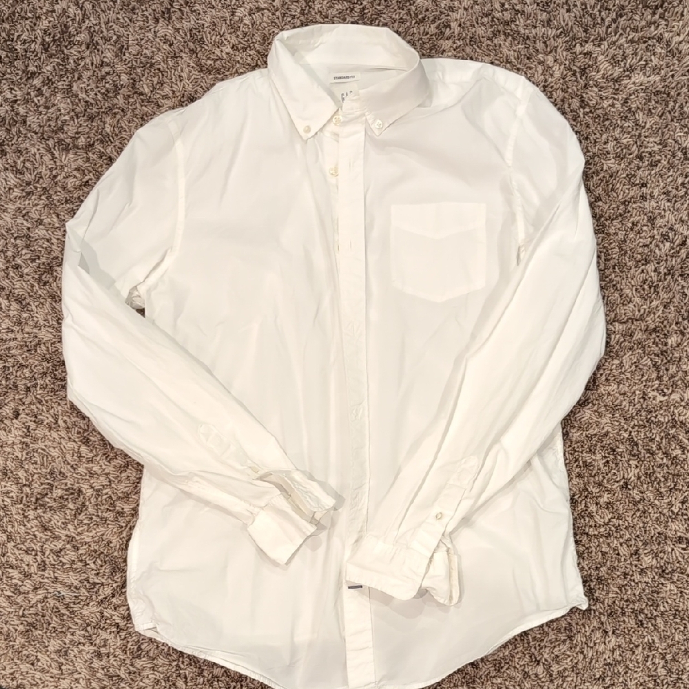GAP Men's Crisp White Button Down Shirt